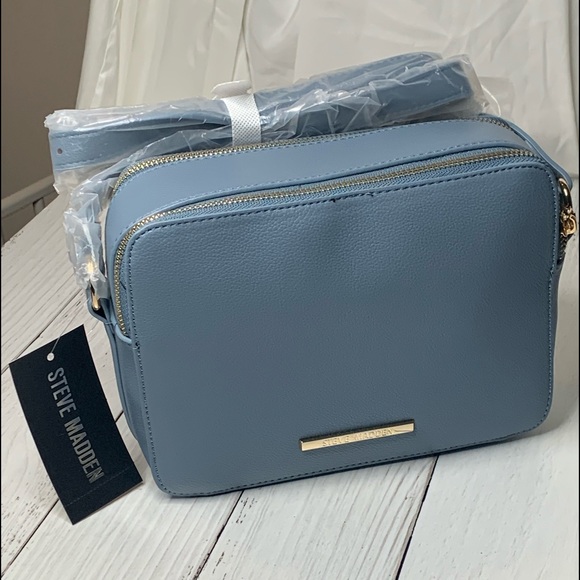 HOST PICKSTEVE MADDEN 💙Bandana Pleat Camera Bag - Picture 7 of 15